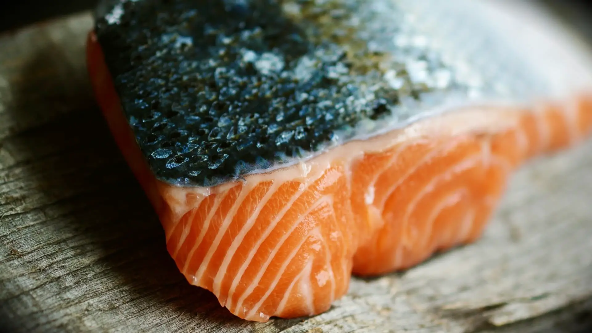 Salmon fillet with skin